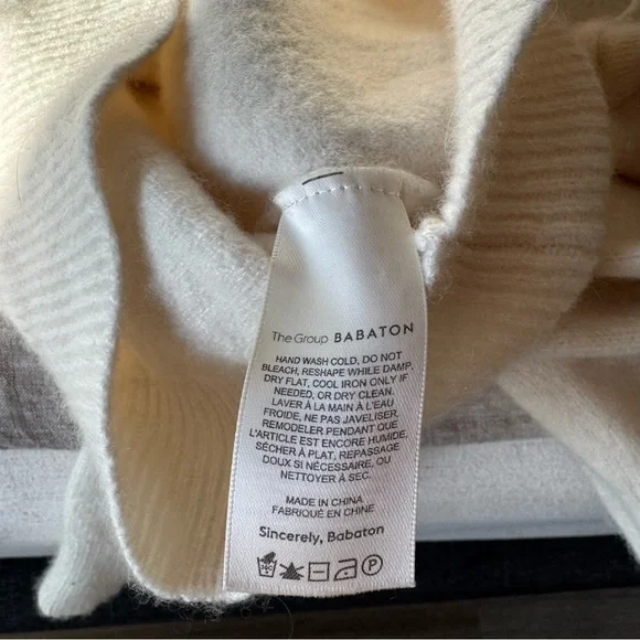 Aritzia The Group Babaton 100% Cashmere Zip Hoodie Sweater Cream Cropped Size S - Picture 5 of 6